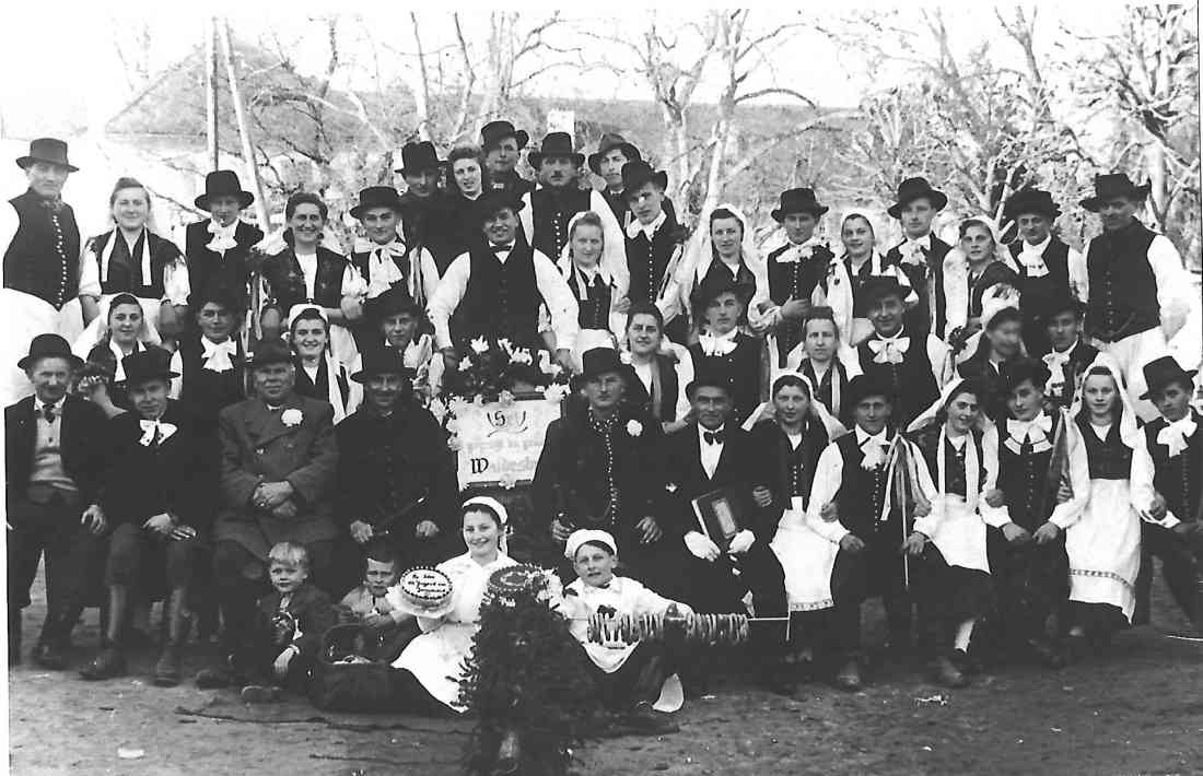 Jormannsdorf: Blochziehen 1949