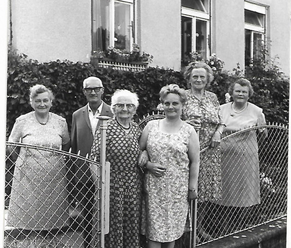 Maria, Elisabeth Tribl, Nichte und Gatte aus Ungarn, Frau Reiterlehner und Schwester