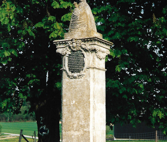Das „Fliegerdenkmal“ in Sulzriegel