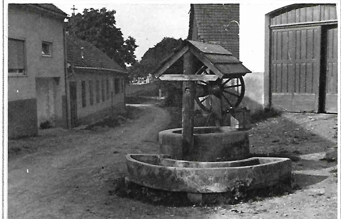 Bad Tatzmannsdorf: Dorfbrunne, Ecke Hauptstraße – Feldgasse