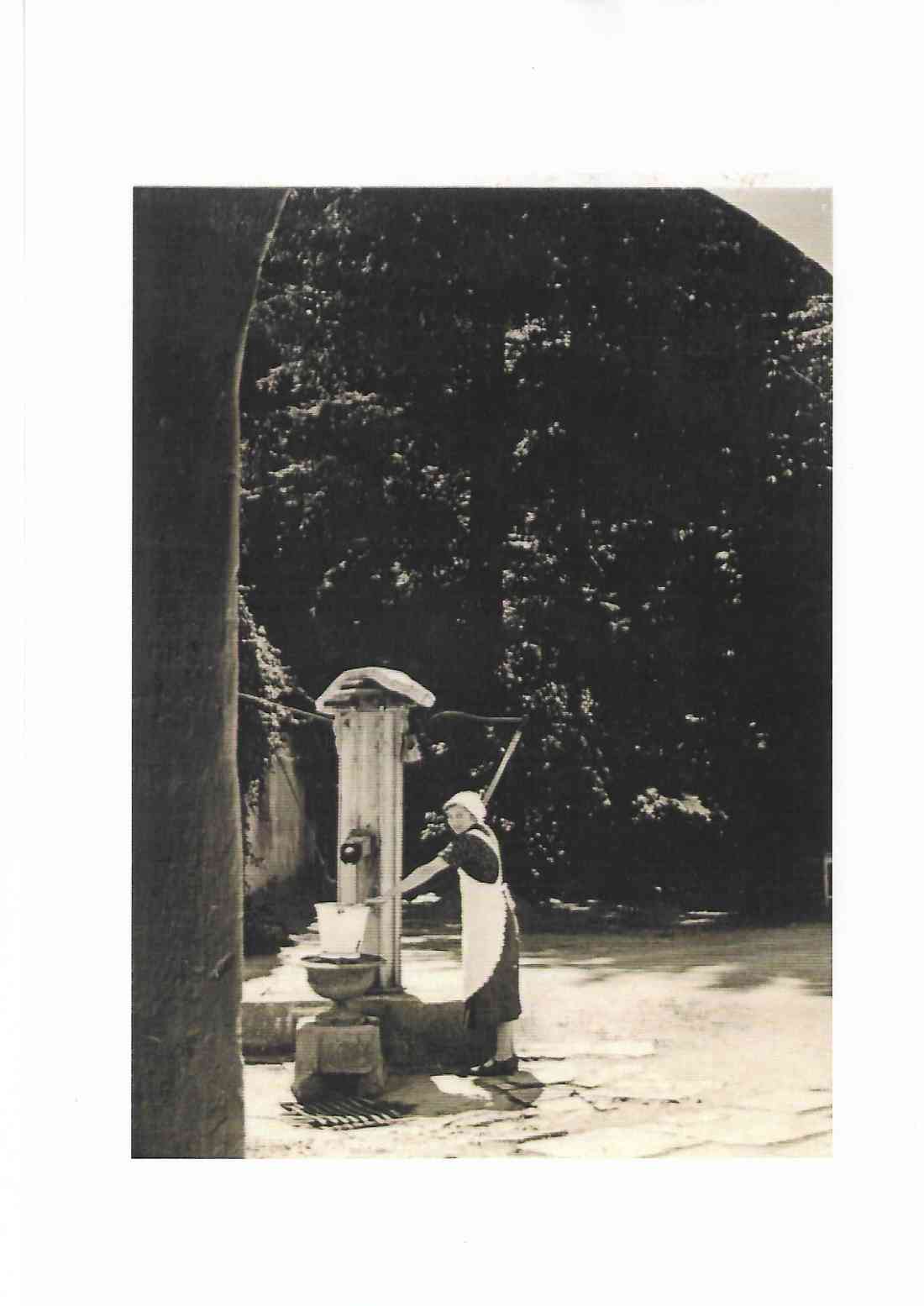 Brunnen bei Klein, Anna Neubauer (Wukitsch)